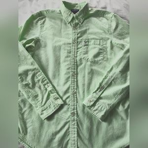 AMERICAN EAGLE Men's Button Up Shirt. Size Large. Long Sleeves..